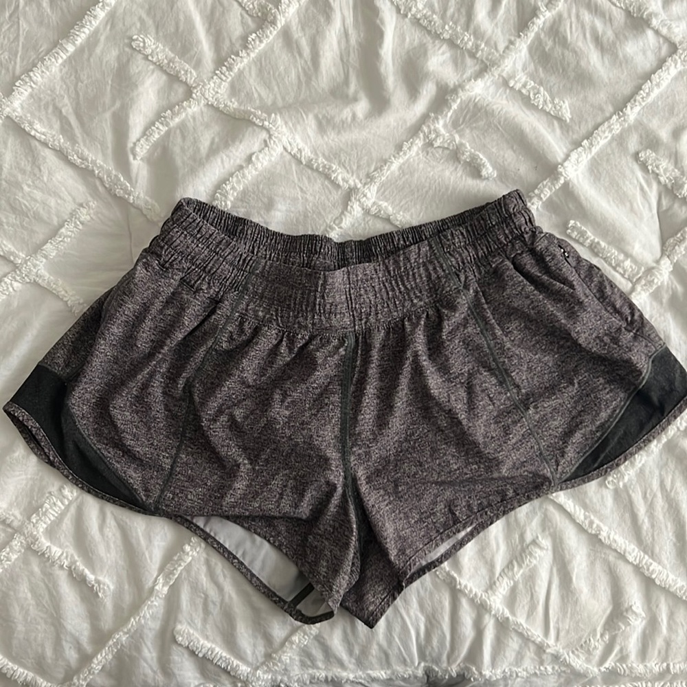 Lululemon 2.5 hottie hot shorts